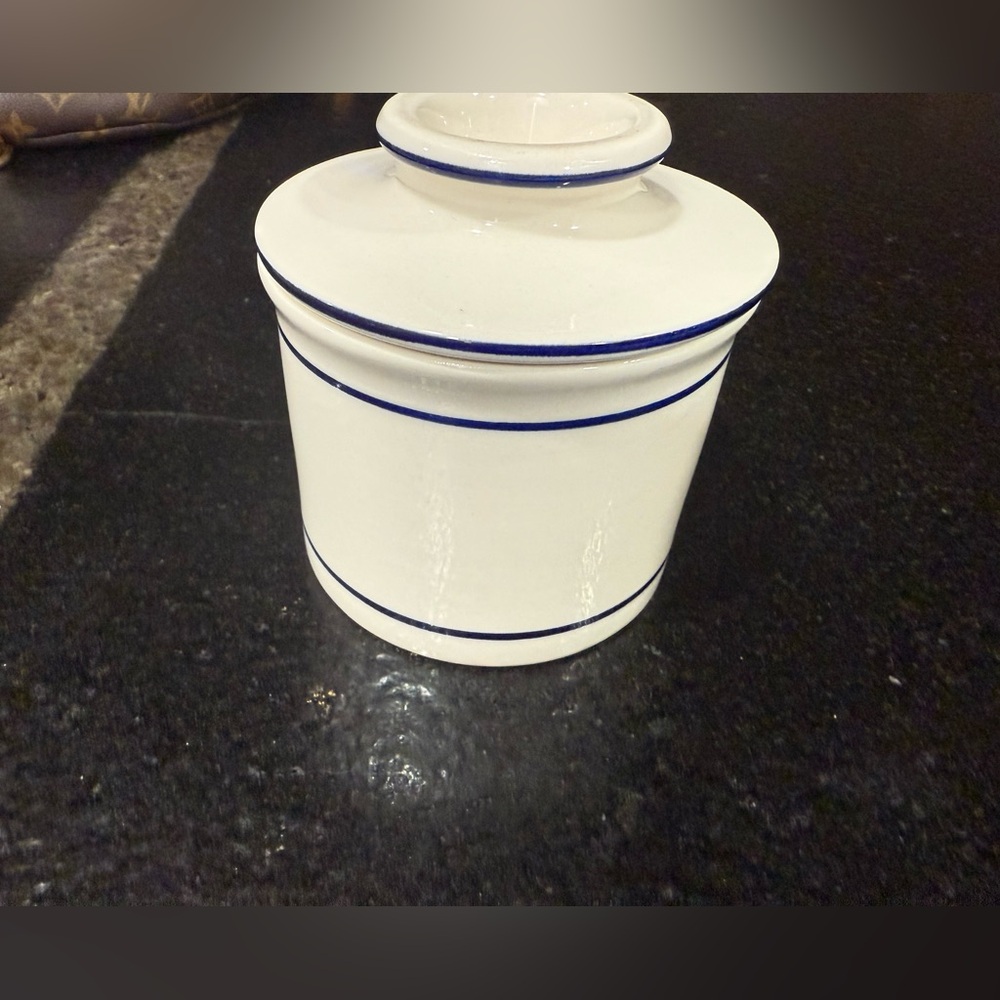 🧈 Vintage Blue Line Butter Bell Crock – 4”x4”x4” - Picture 7 of 9
